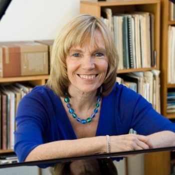 Associate Professor Rae de Lisle MNZM