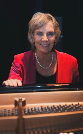 Associate Professor Rae de Lisle MNZM