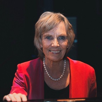 Associate Professor Rae de Lisle MNZM